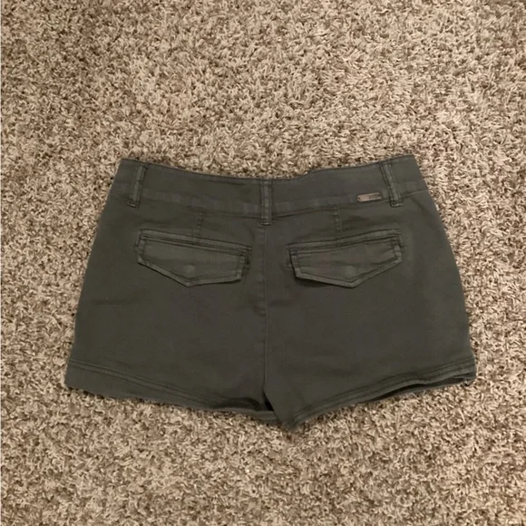Buckle BKE army green shorts - size 29 - Picture 4 of 4
